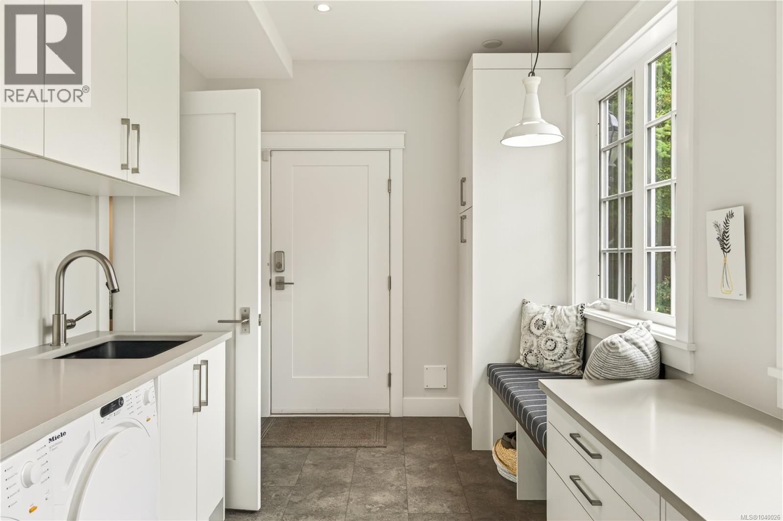 182 Baynes Dr - 34