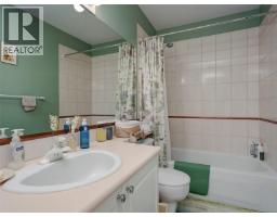 Kitchen - 24 520 Marsett Pl, Saanich, BC V8Z7J1 Photo 18