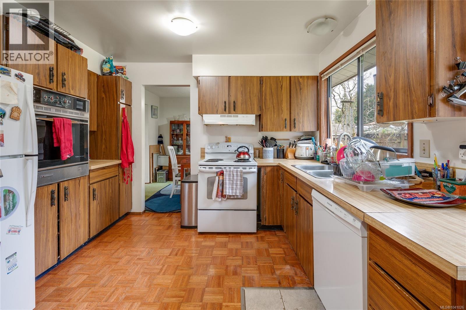 5561 Westdale Rd - 7