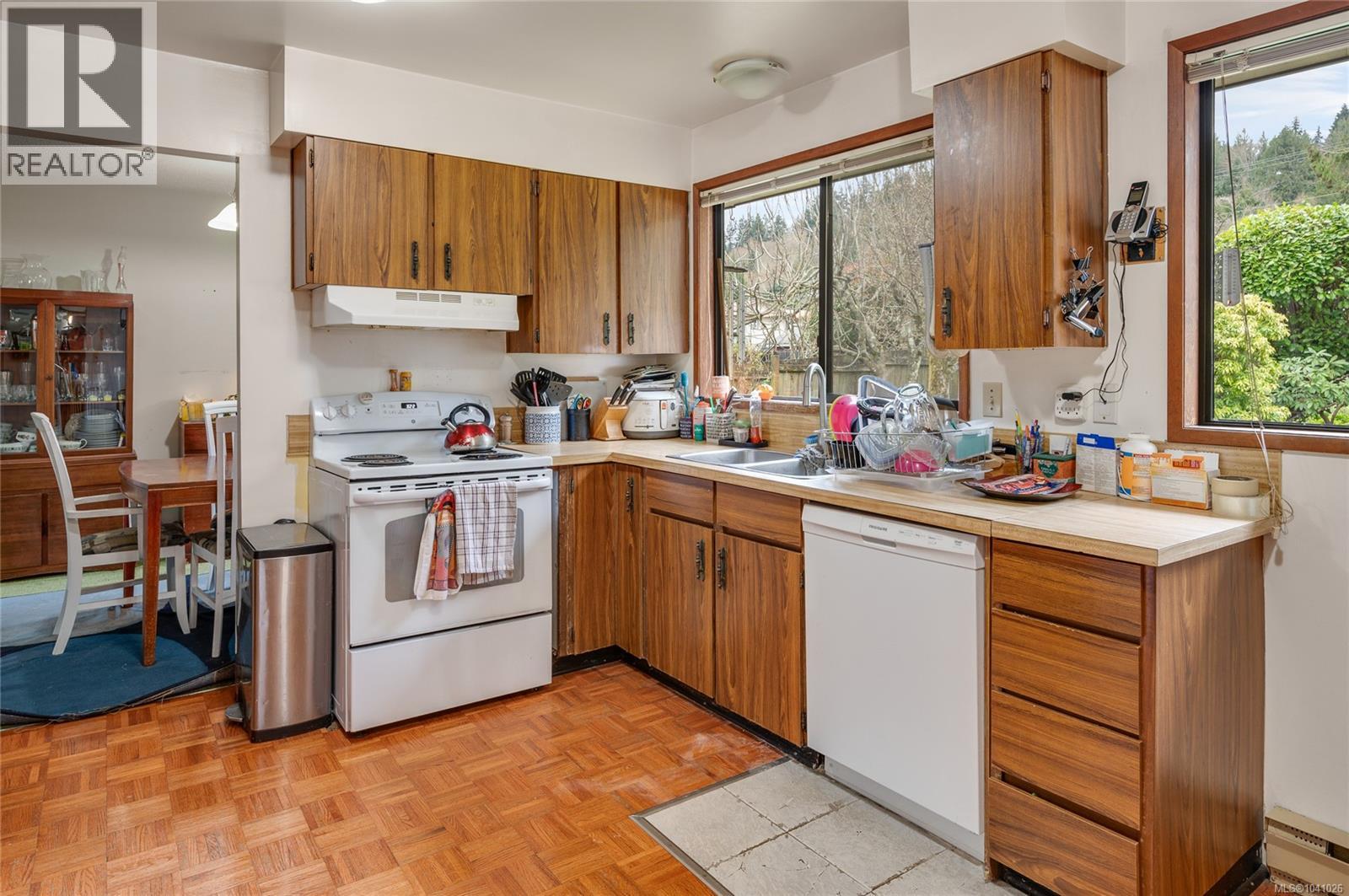 5561 Westdale Rd - Image 6