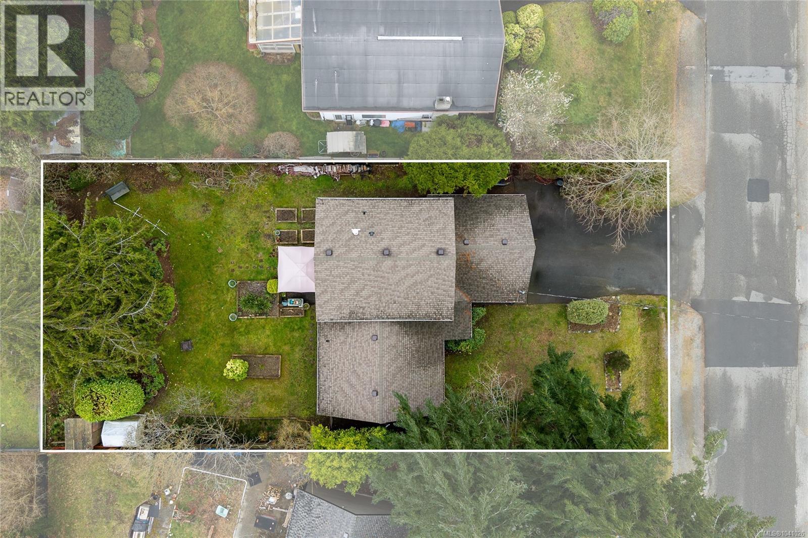 5561 Westdale Rd - Image 22