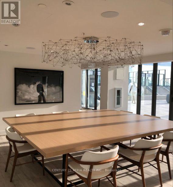 #1135 8 HILLSDALE AVENUE E - 11