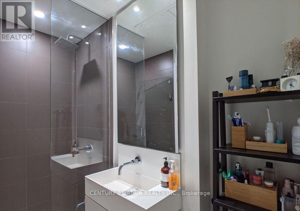 #1135 8 HILLSDALE AVENUE E - 4