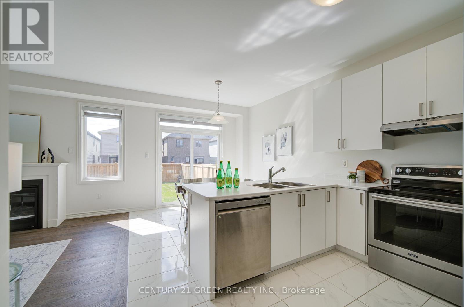 42 SPICER STREET - 12