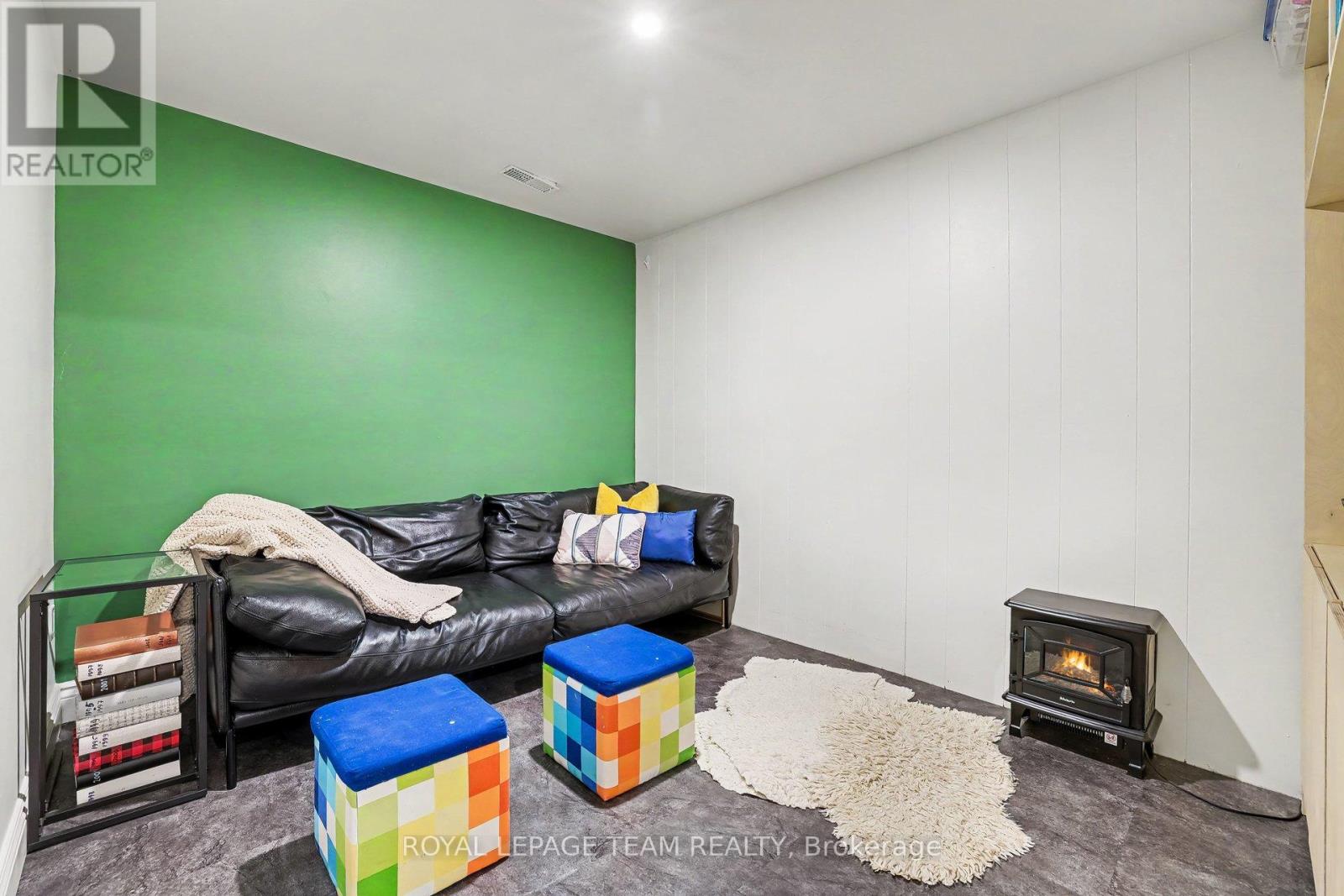 43 WHELAN DRIVE - 25