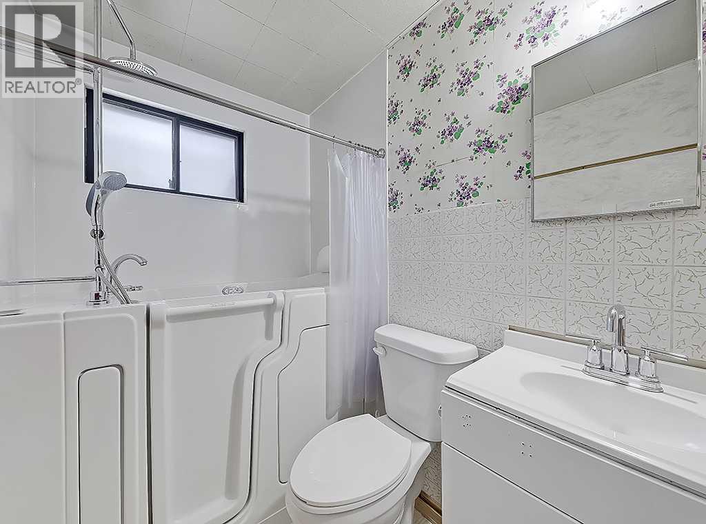 533 4 Street SW — photo 19