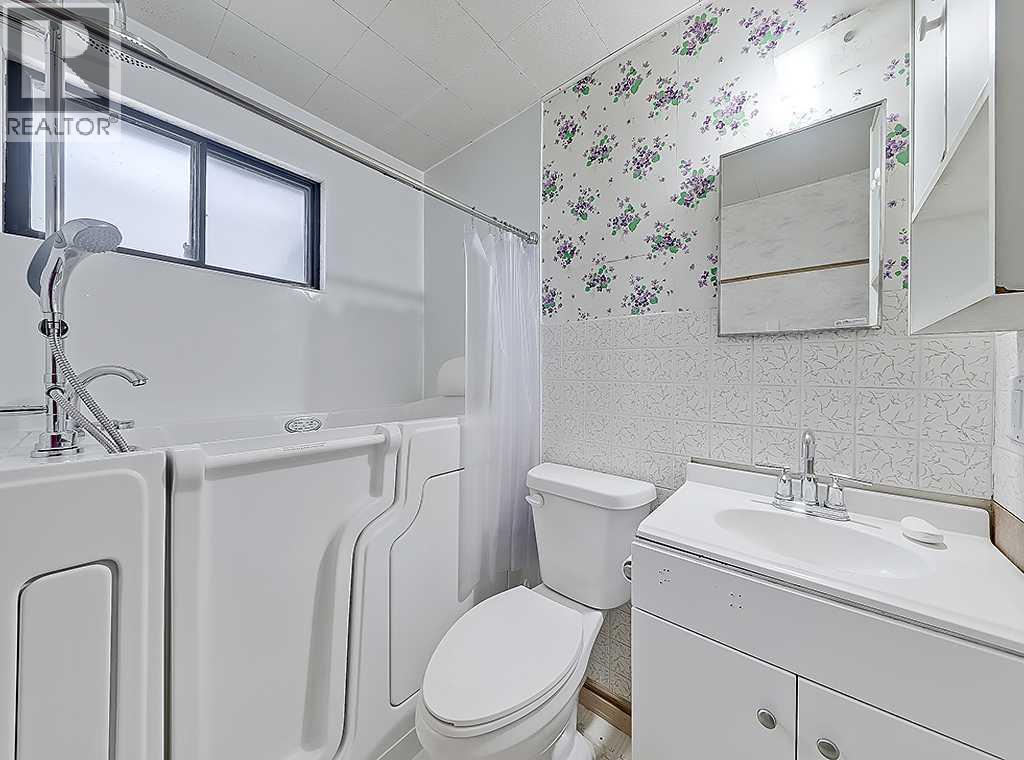 533 4 Street SW — photo 20