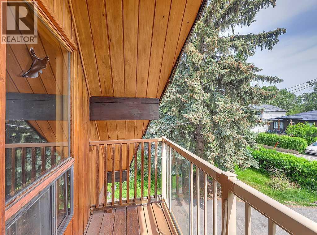 533 4 Street SW — photo 32