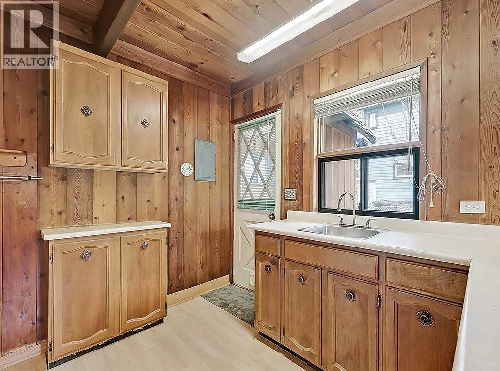 533 4 Street SW - photo 5