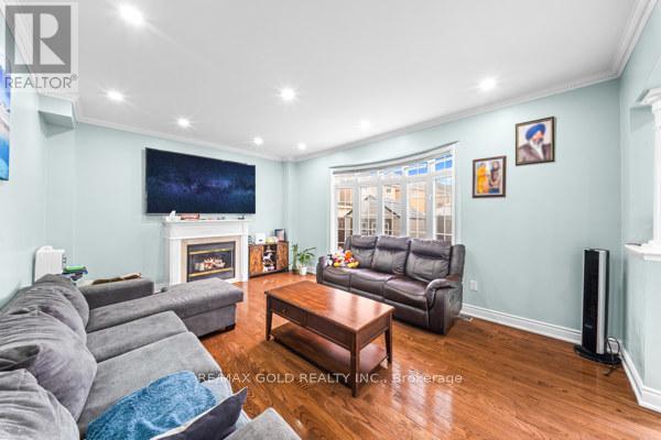 39 TRAILHEAD CRESCENT - 13
