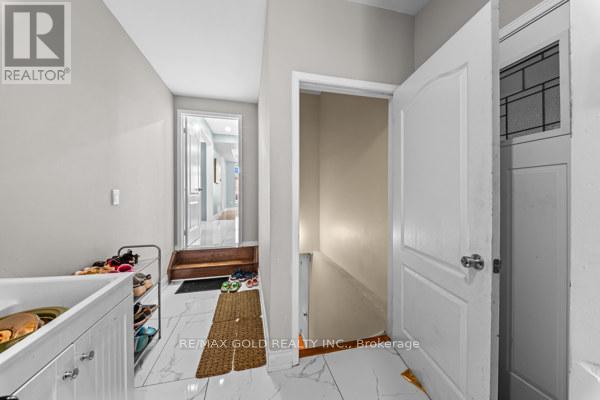 39 TRAILHEAD CRESCENT - 23