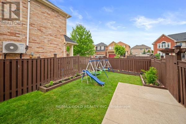 39 TRAILHEAD CRESCENT - 27