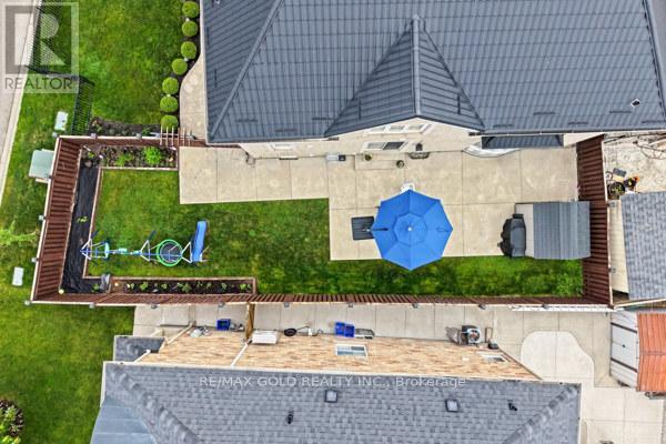 39 TRAILHEAD CRESCENT - 29