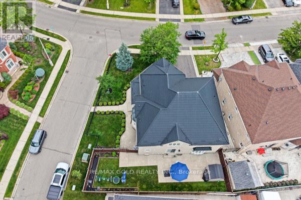 39 TRAILHEAD CRESCENT - 33