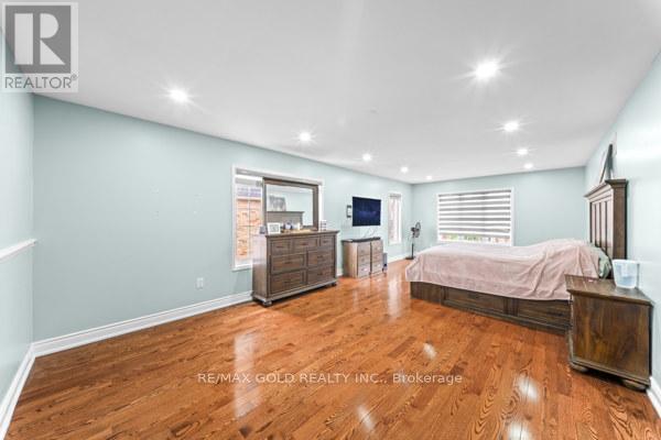 39 TRAILHEAD CRESCENT - 14