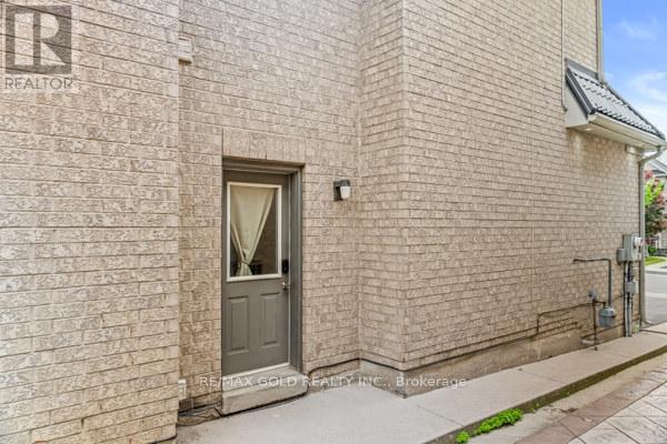 39 TRAILHEAD CRESCENT - 22