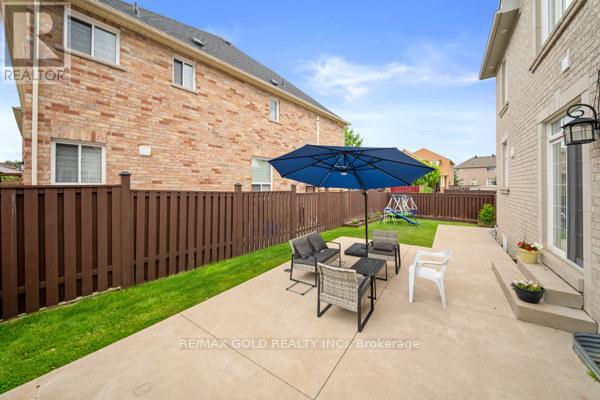 39 TRAILHEAD CRESCENT - 26