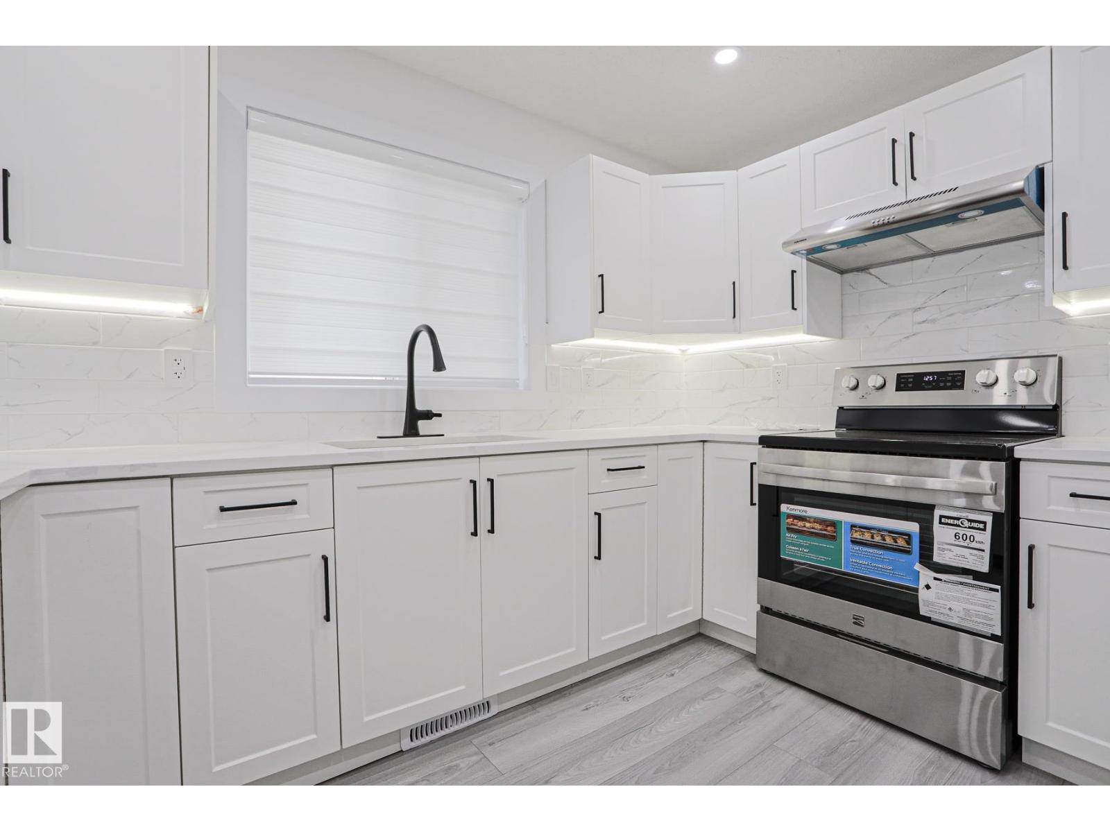 4716 207 ST NW - 10