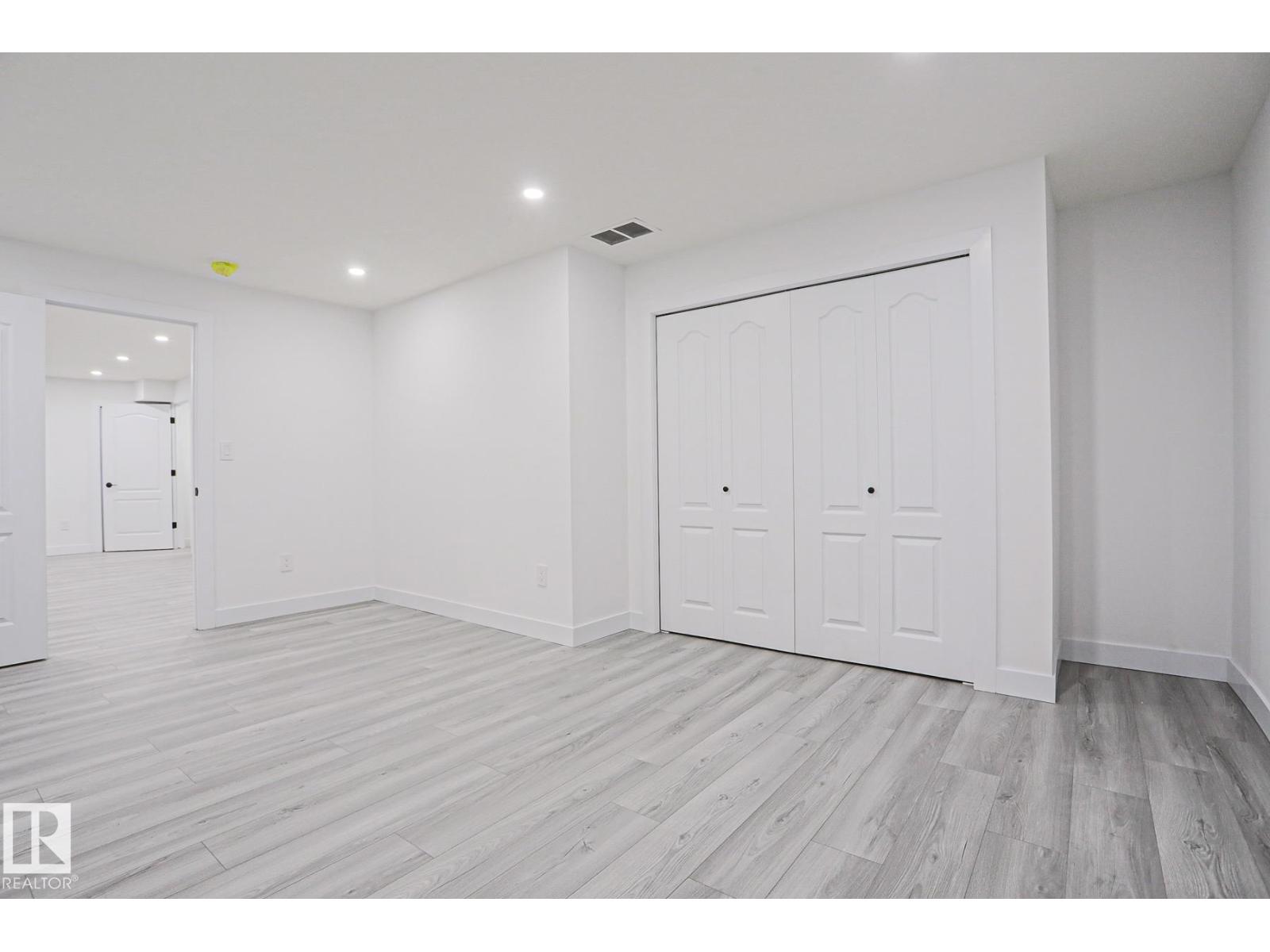 4716 207 ST NW - 16