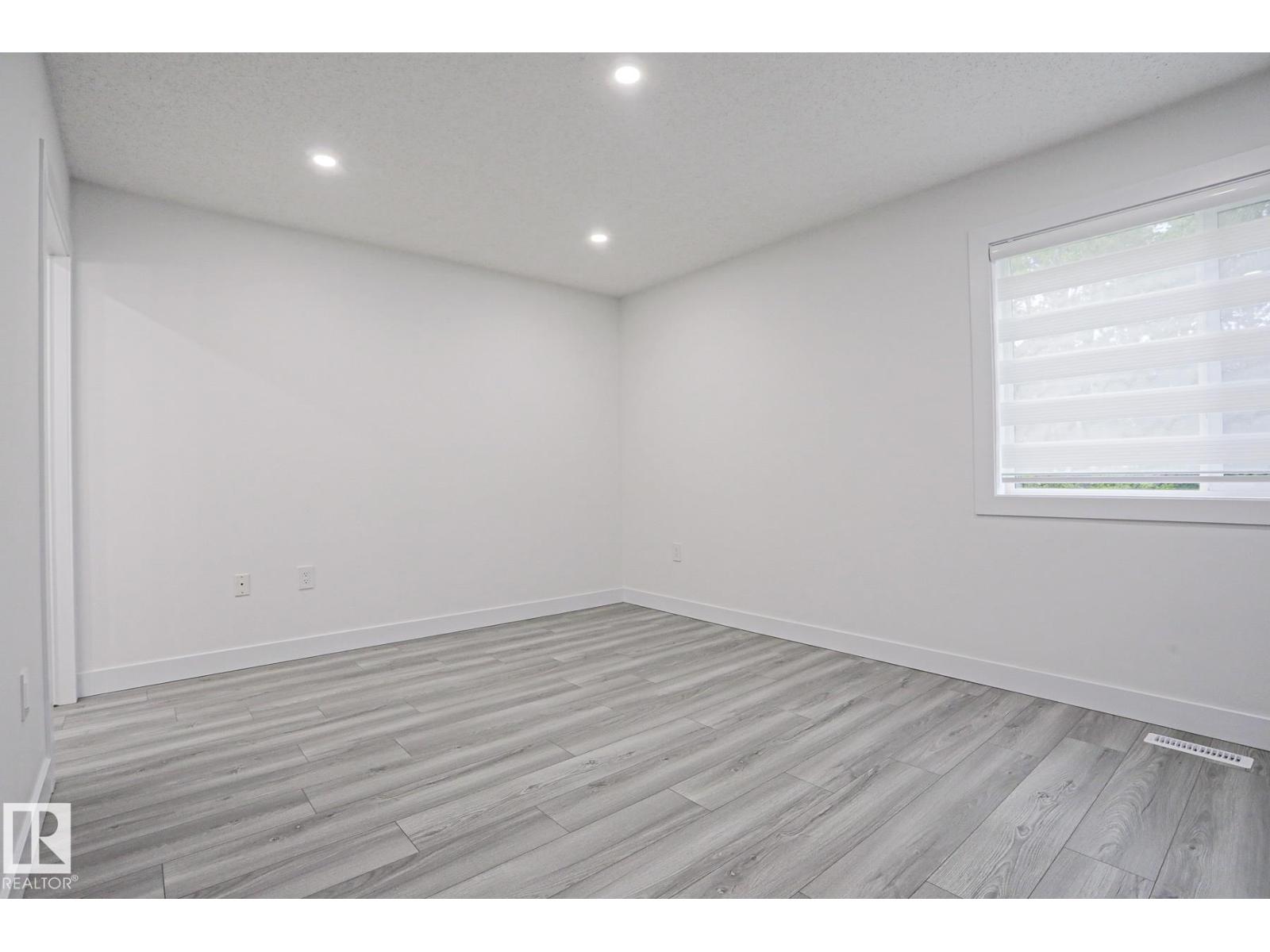 4716 207 ST NW - 20