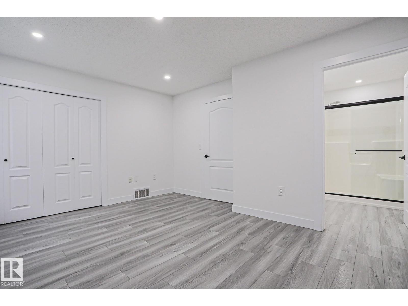 4716 207 ST NW - 22