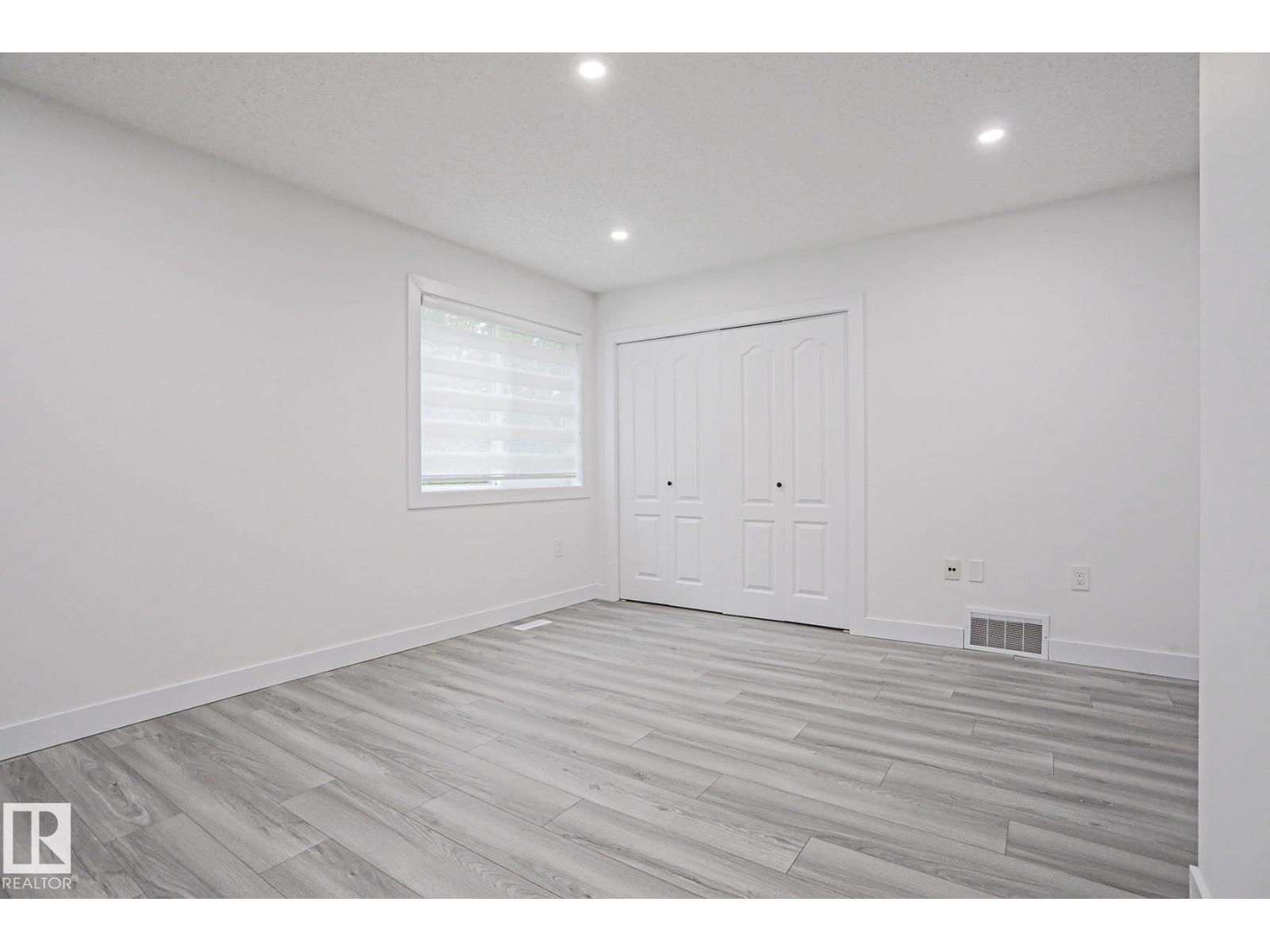 4716 207 ST NW - 23