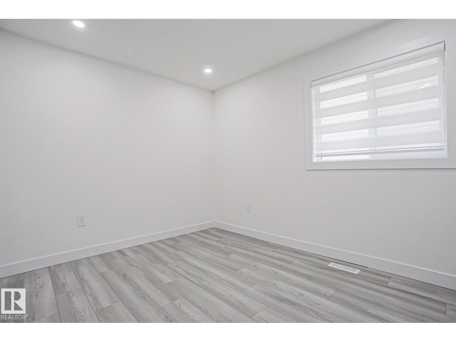 4716 207 ST NW - 26