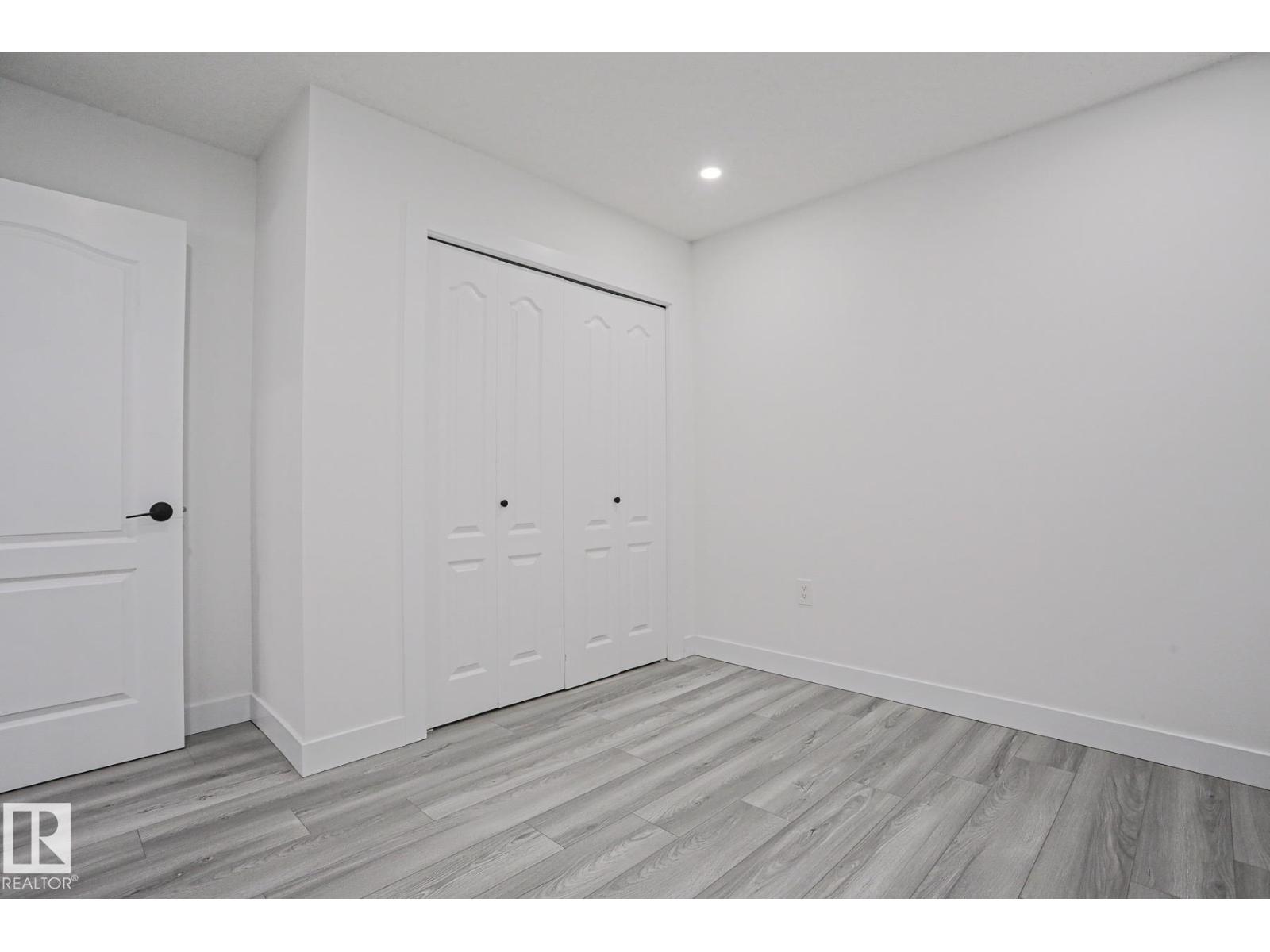 4716 207 ST NW - 27