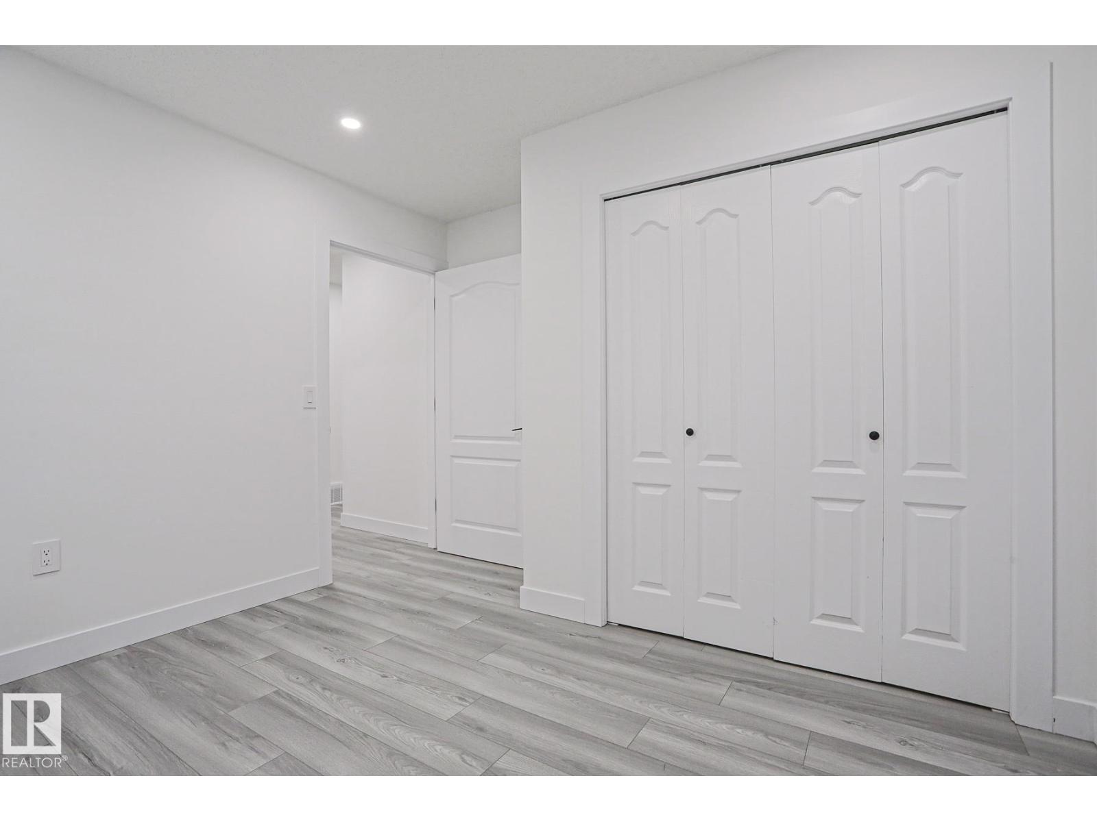 4716 207 ST NW - 28
