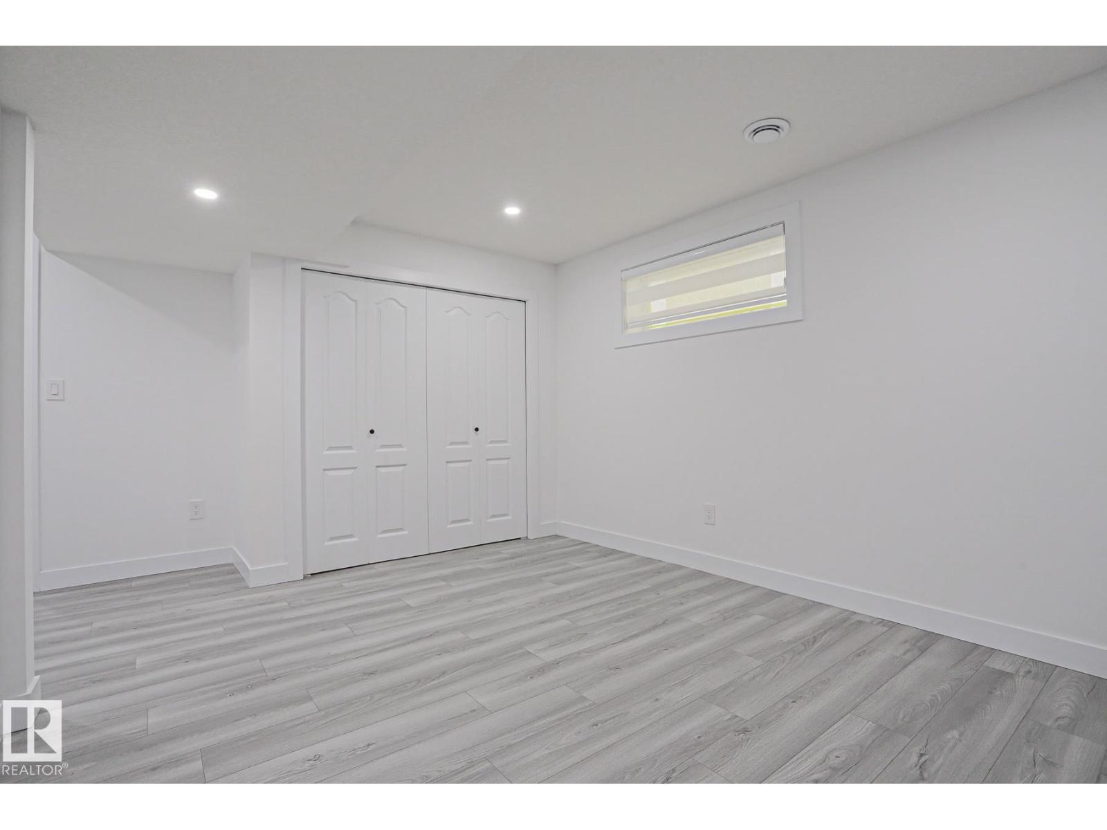 4716 207 ST NW - 34