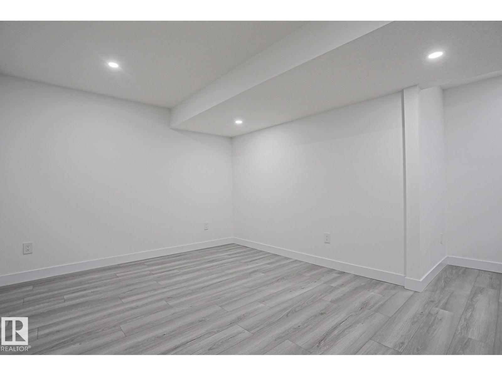 4716 207 ST NW - 35