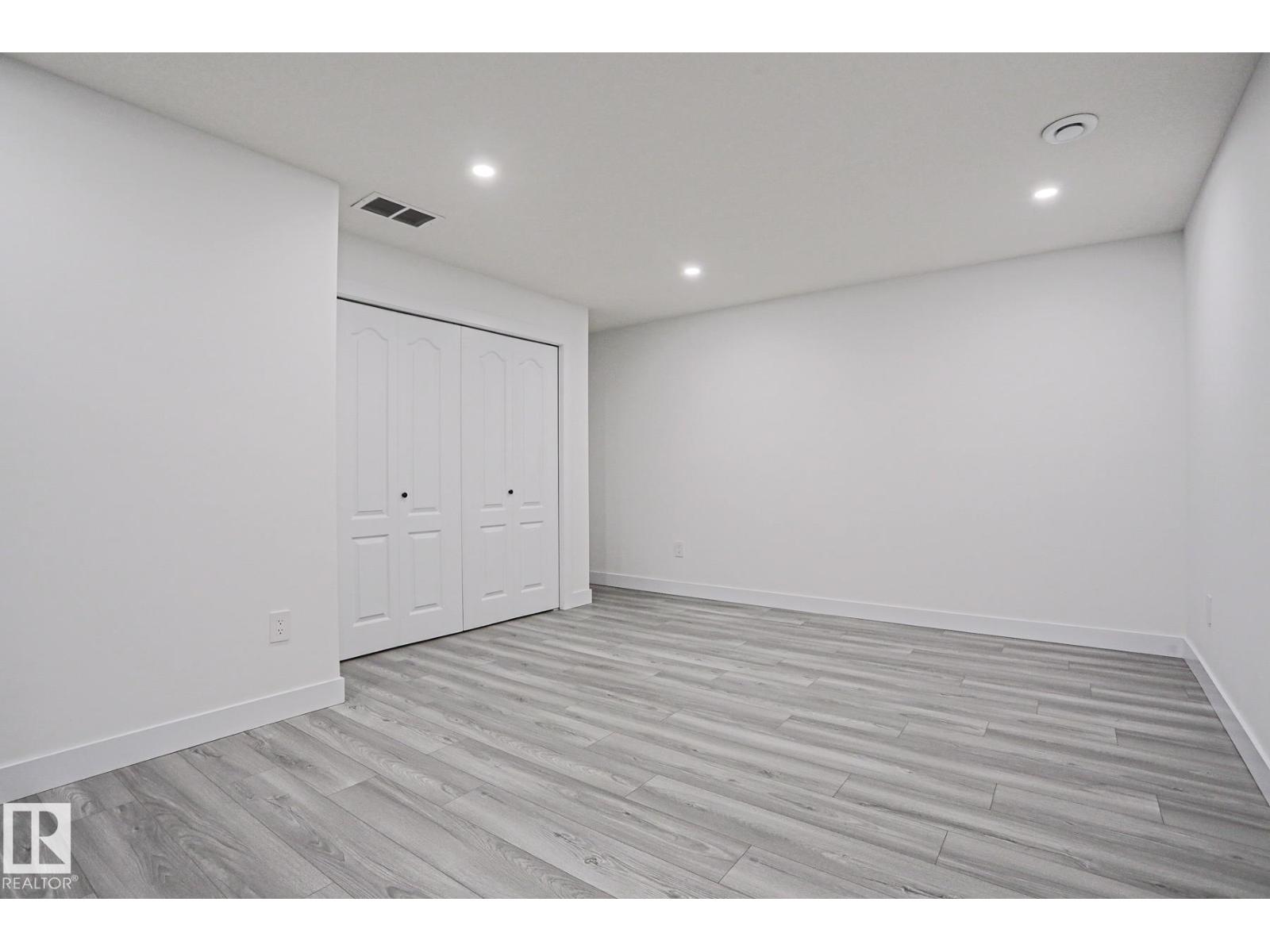 4716 207 ST NW - 36