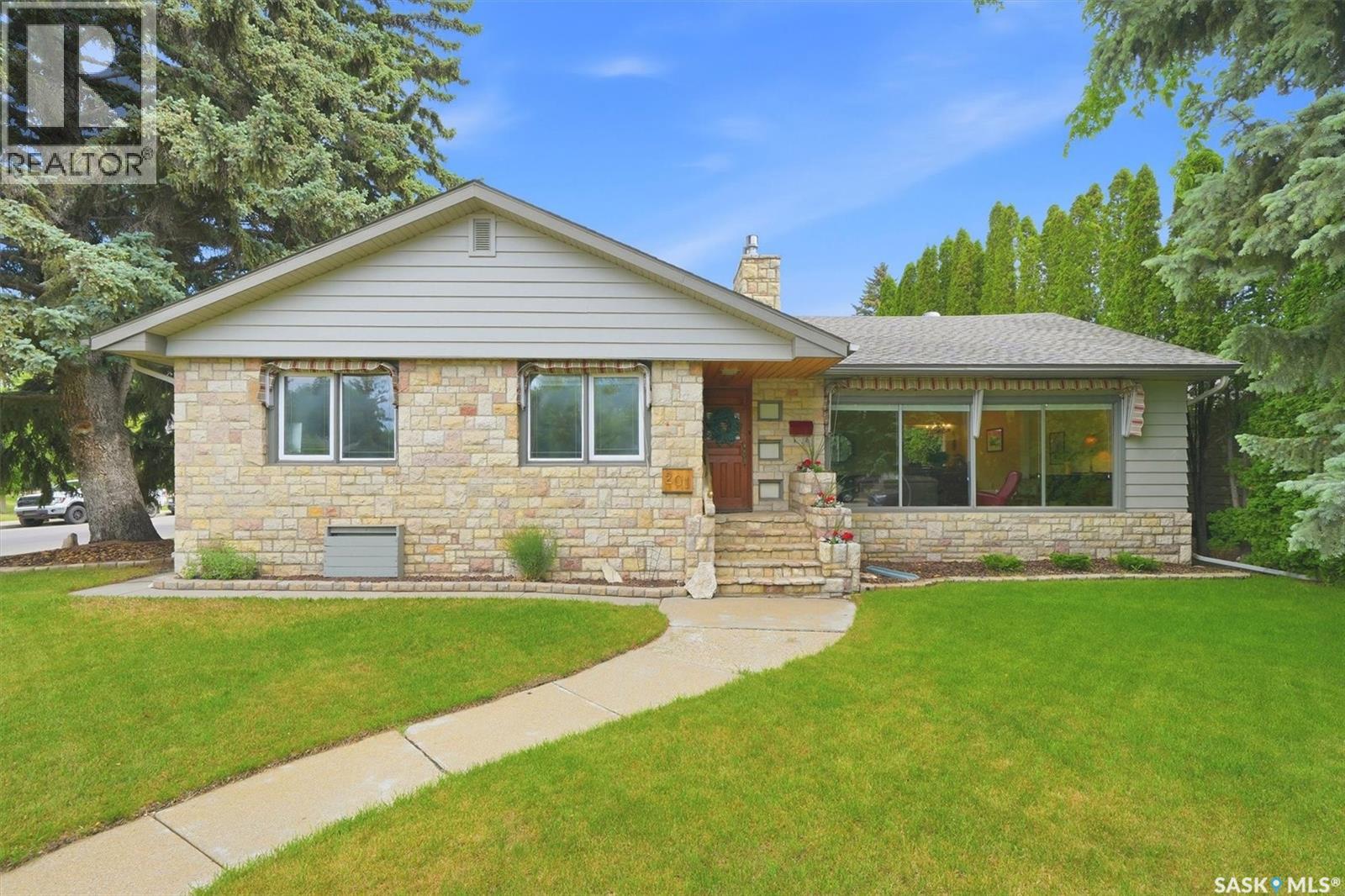201 Garrison CRESCENT - photo 2