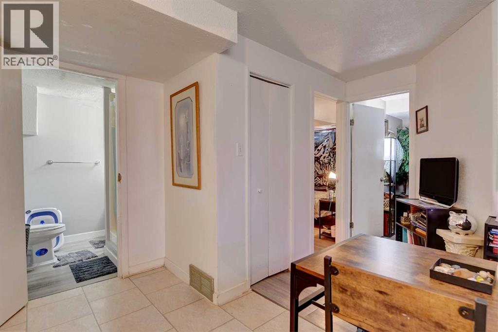 9809 98 Avenue - 22