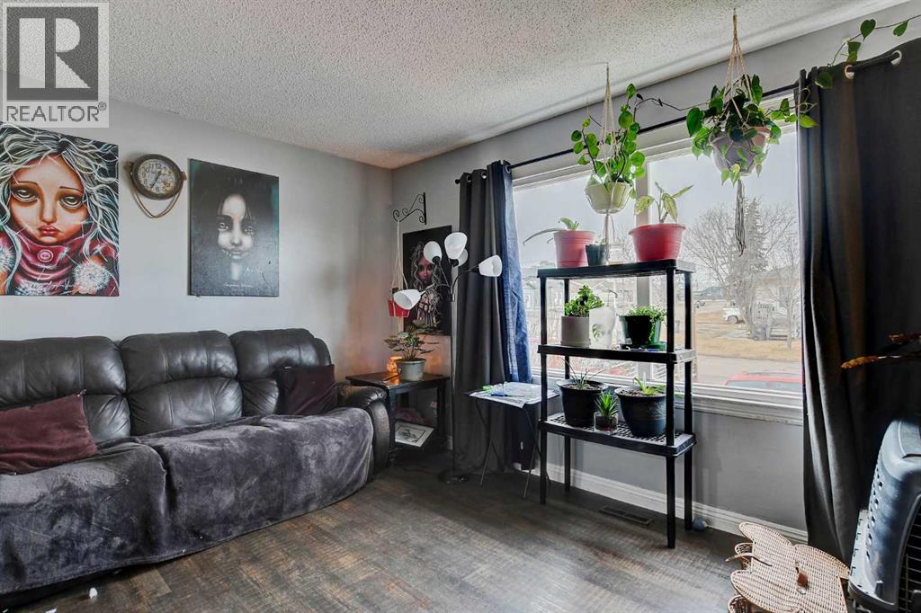 9809 98 Avenue - 38