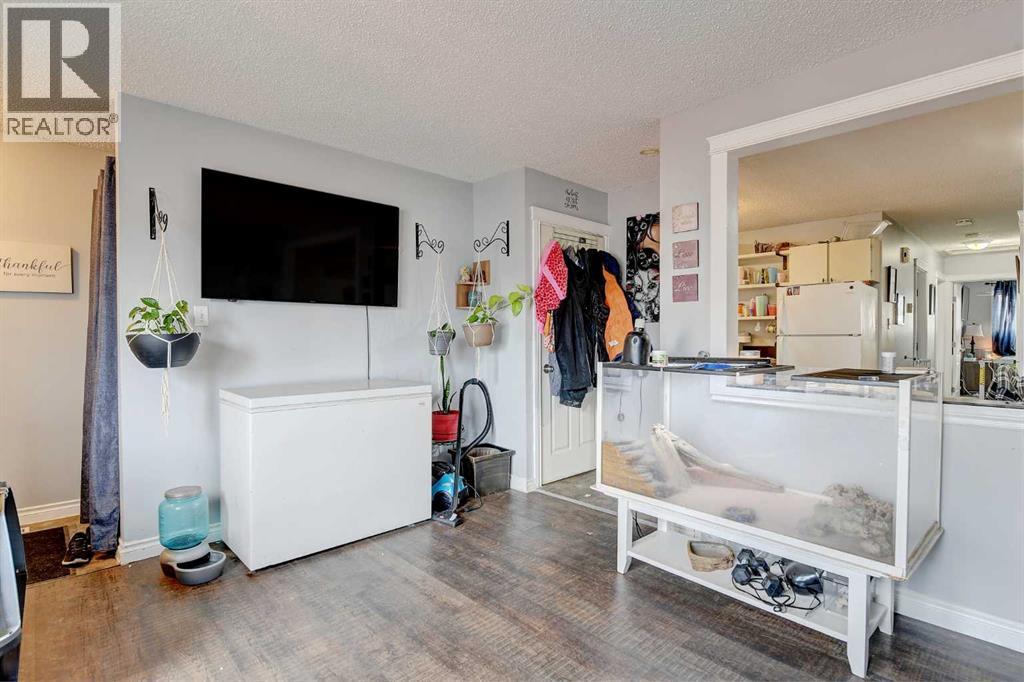 9809 98 Avenue - 39