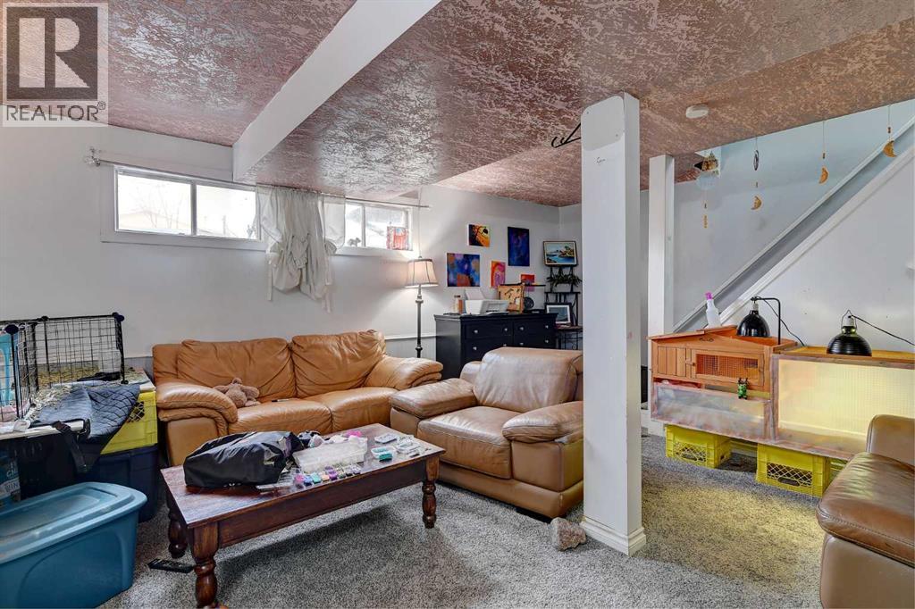 9809 98 Avenue - 46