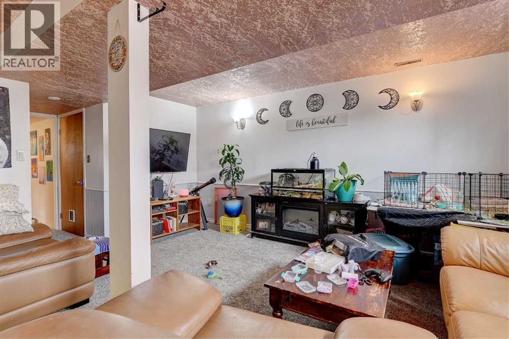 9809 98 Avenue - 47
