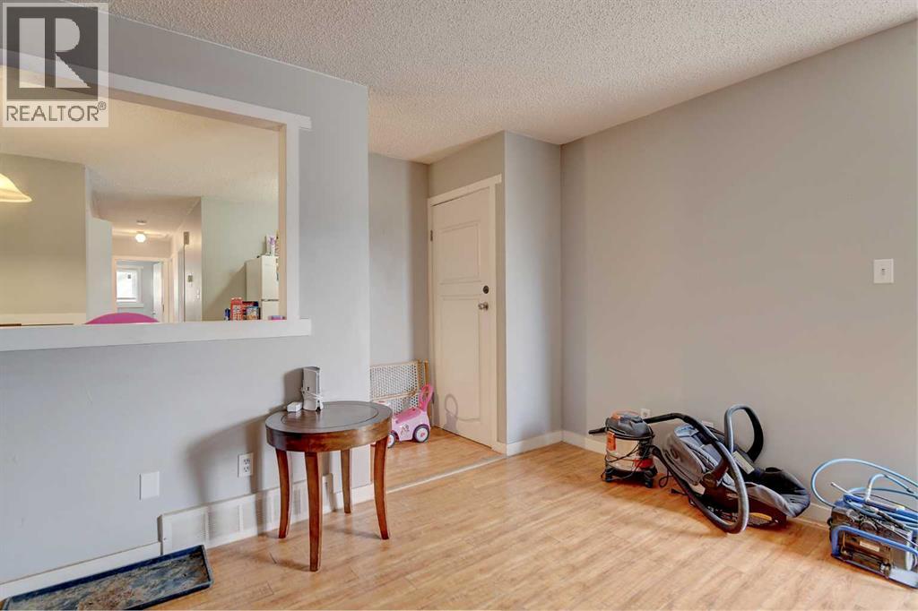 9809 98 Avenue - 5