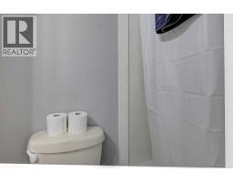 4pc Bathroom - 9809 98 Avenue, Sexsmith, AB T0H3C0 Photo 11