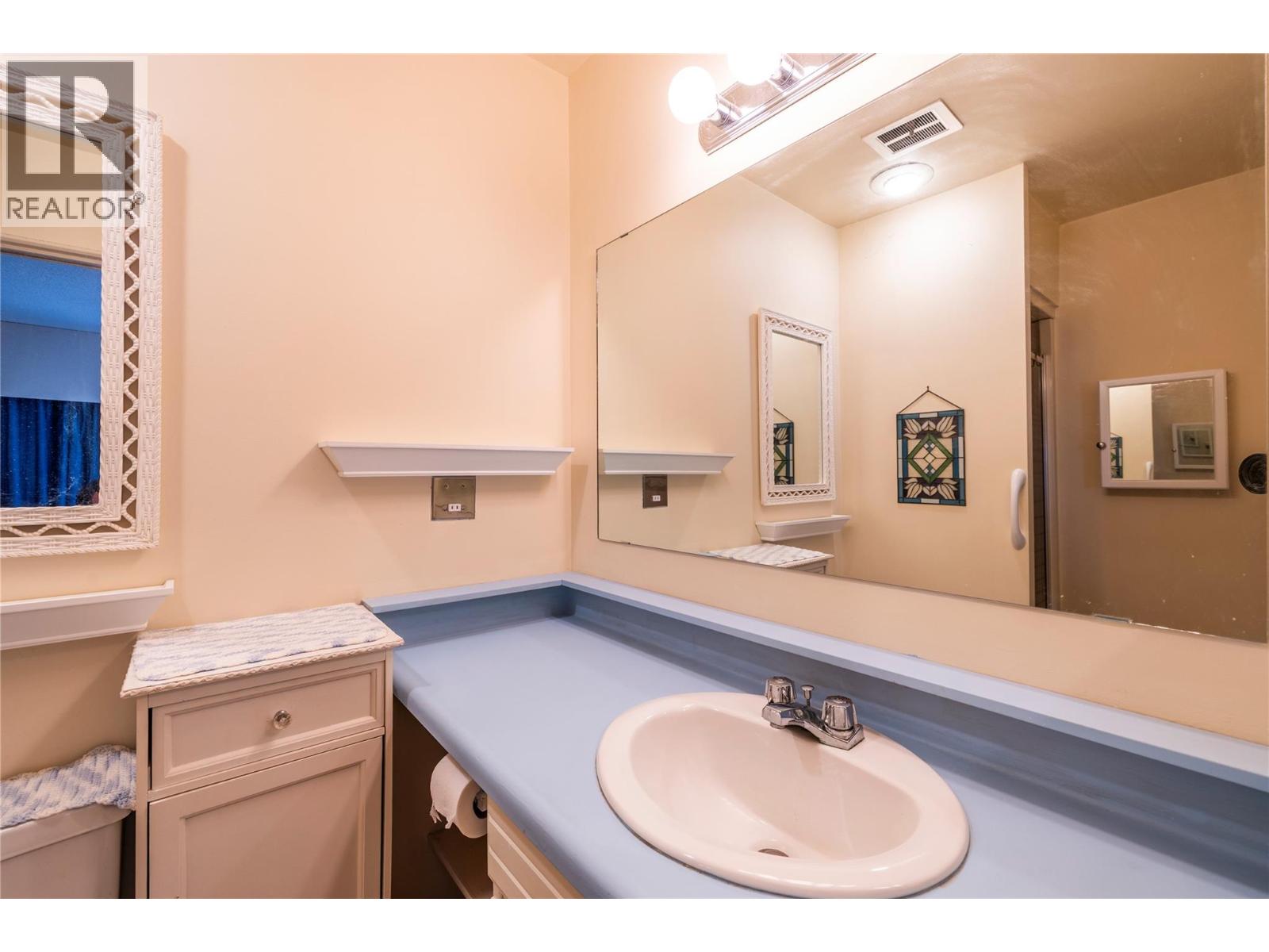 #15 137 McGill Road - 29