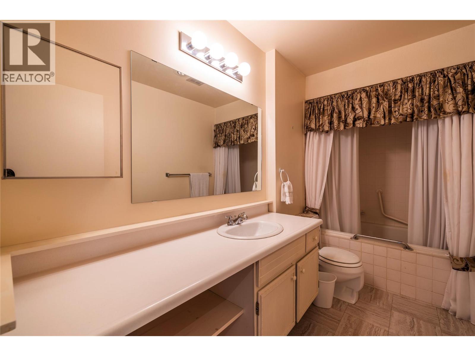 #15 137 McGill Road - 24