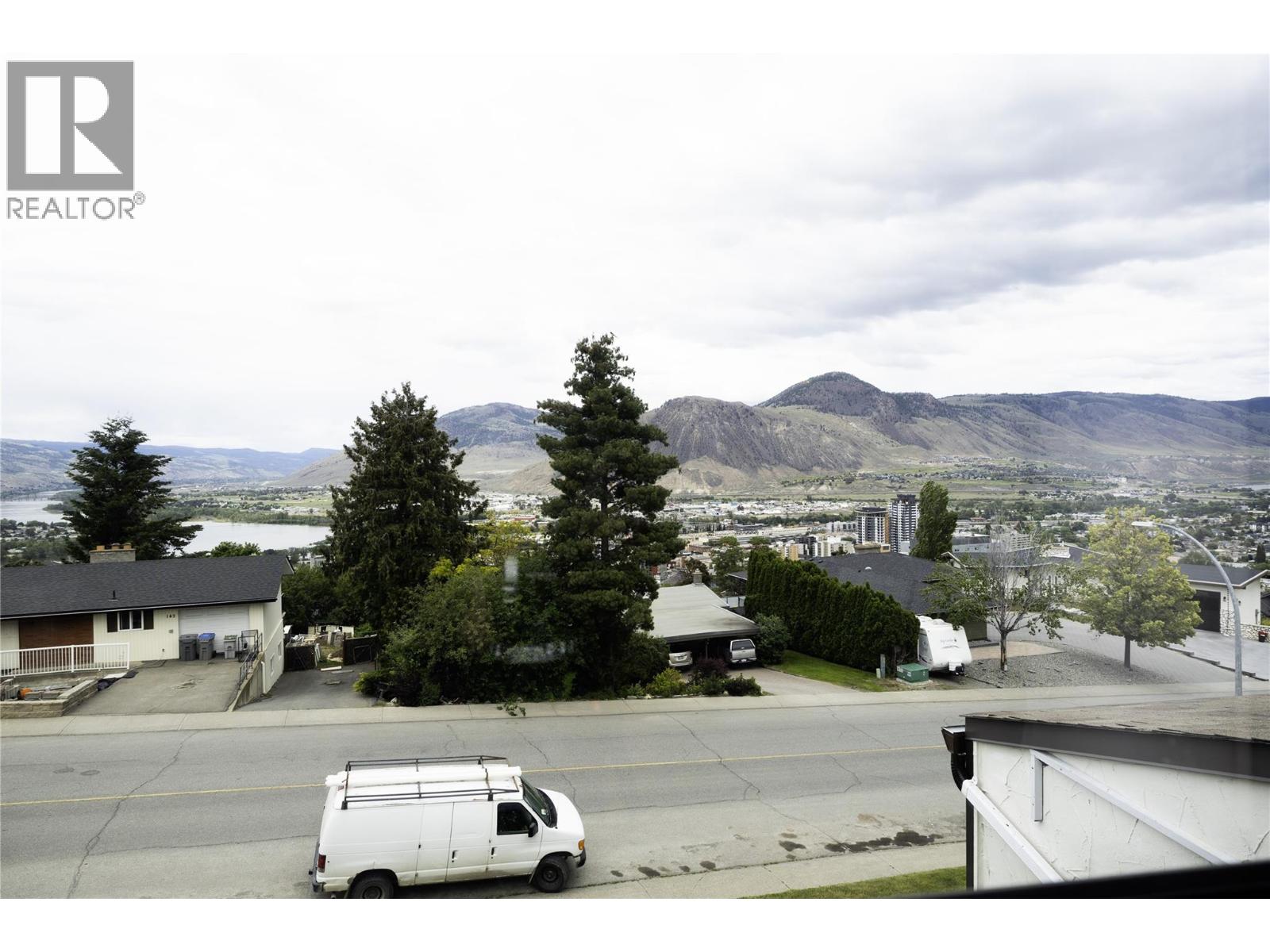 #15 137 McGill Road - 35