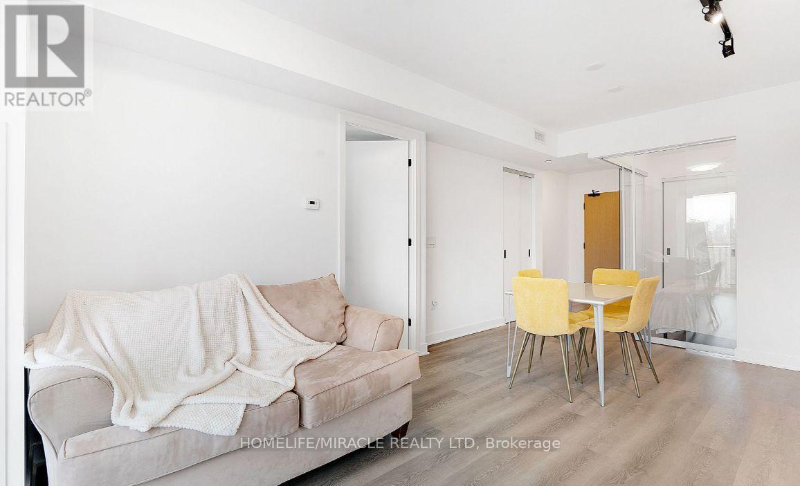 #320 36 ZORRA STREET - 7