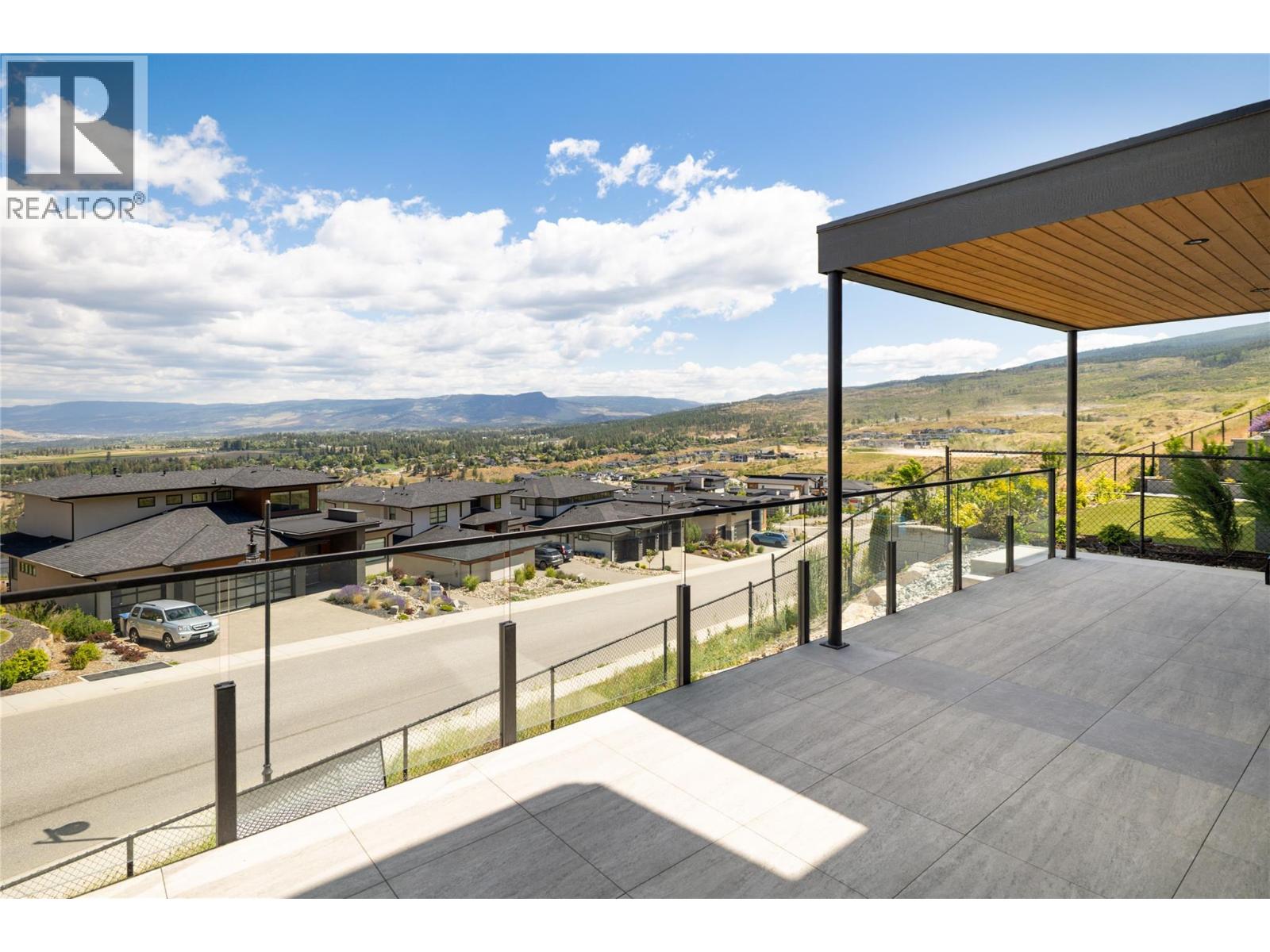  1004 Emslie Street, Kelowna