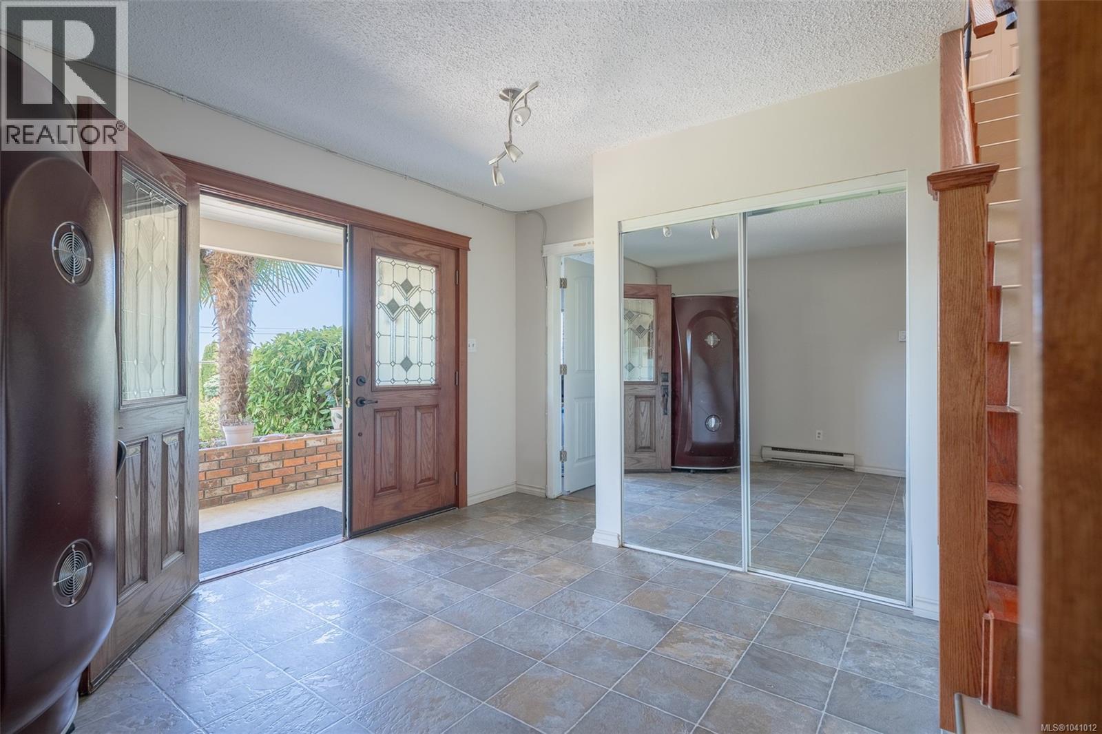 375 Cariboo Dr - 11