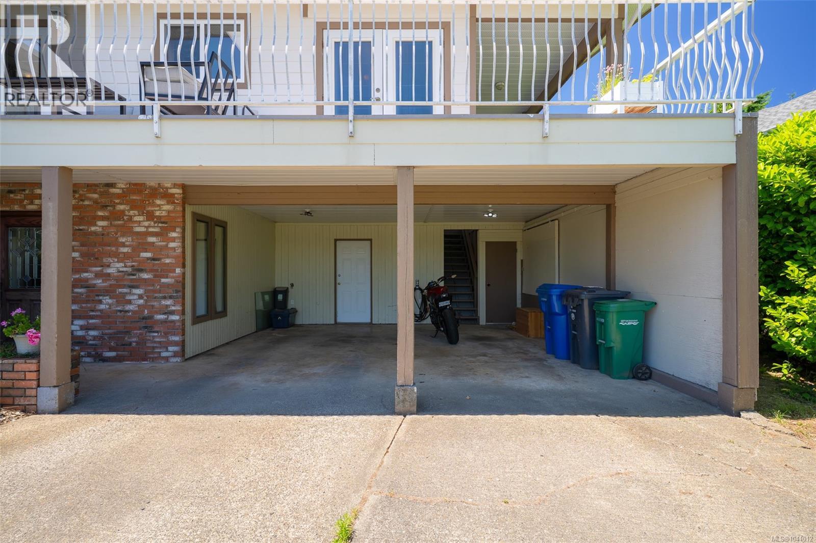 375 Cariboo Dr - 5