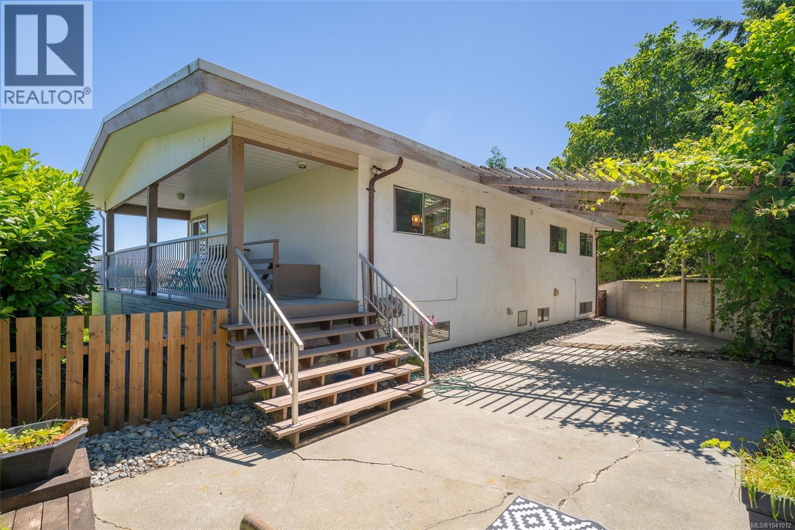 375 Cariboo Dr - 46