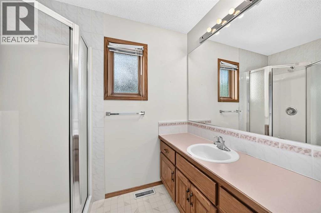 Another image of the three-piece ensuite