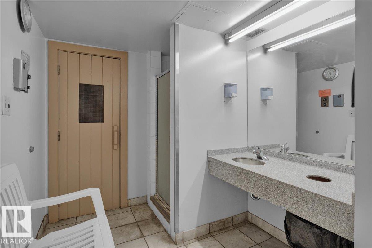 #1012 9918 101 ST NW - 37